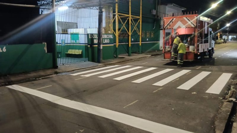 Prefeitura de Manaus amplia sinalização viária em diferentes zonas para organizar trânsito e salvar vidas