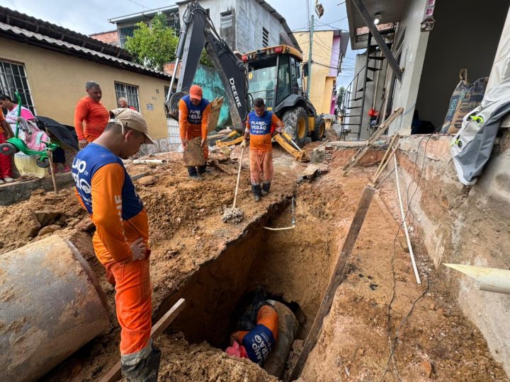 Prefeitura de Manaus atua com pronta resposta e recupera rede de drenagem rompida no bairro Compensa