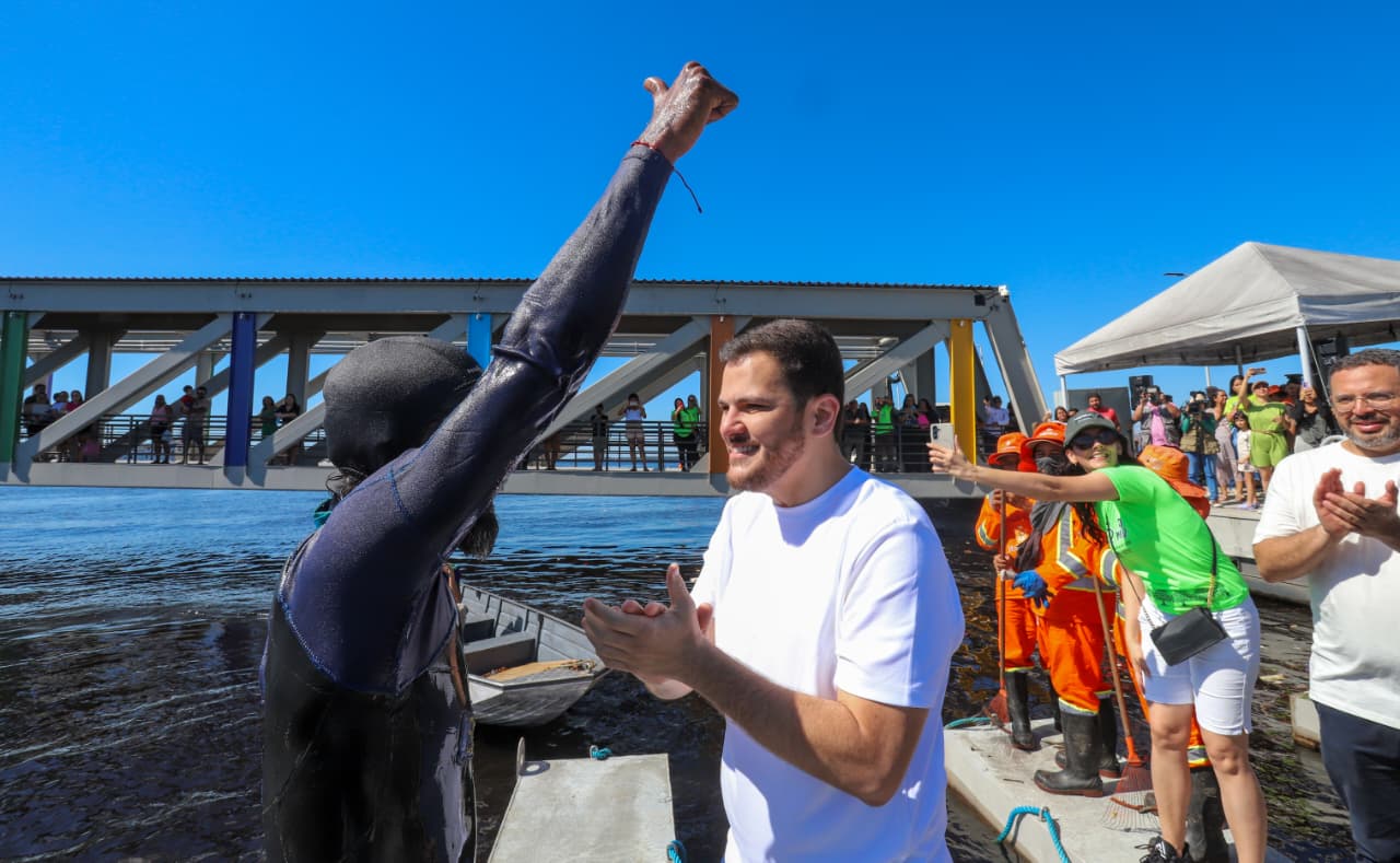 Prefeito Renato Junior recebe ‘Homem-Peixe’ no mirante Lúcia Almeida e reforça compromisso ambiental na Amazônia