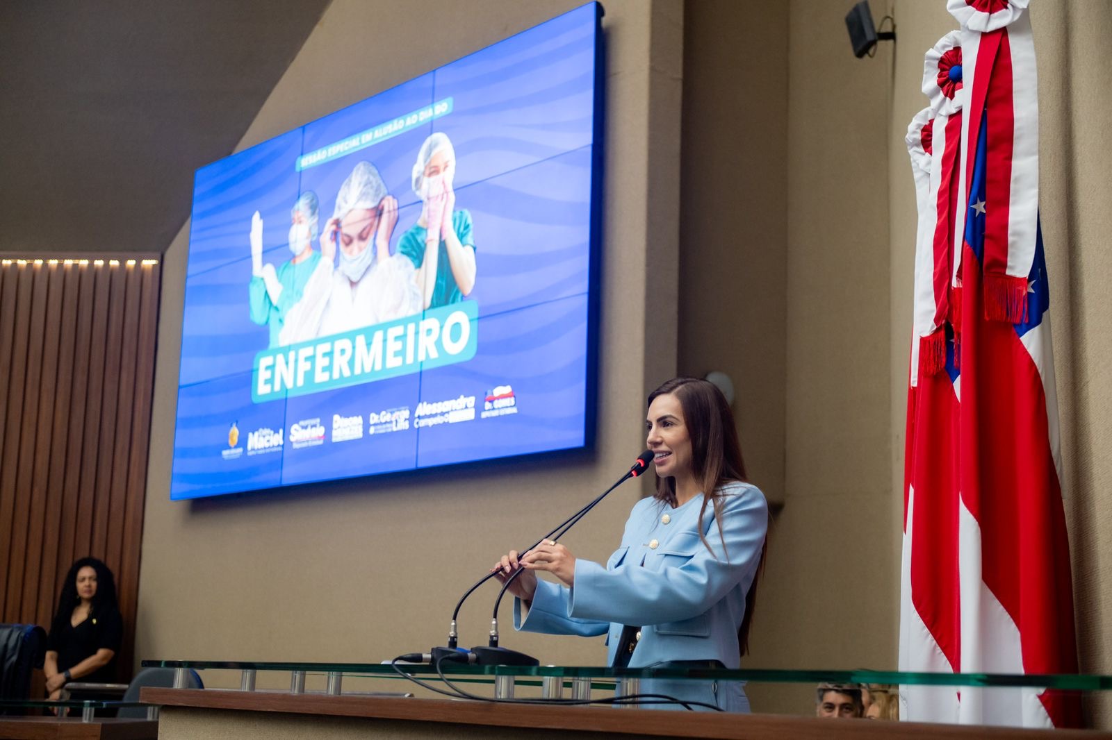 *Débora Menezes pede aprovação de PL que dobra aposentadoria de enfermeiros do AM*