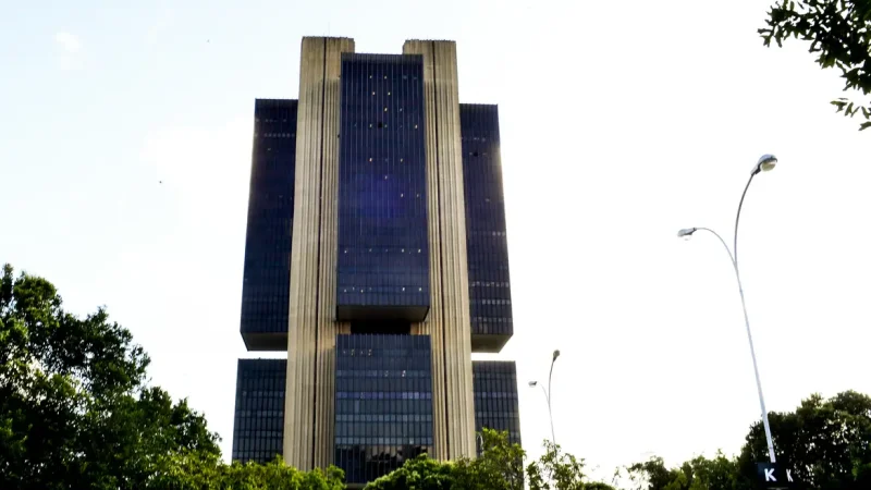 Copom adota cautela por tensões globais e expectativa da inflação