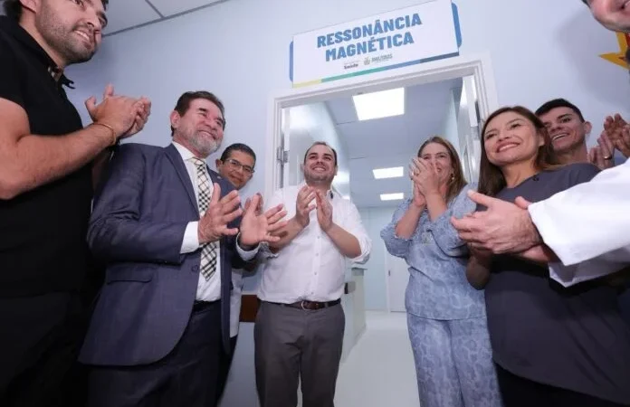 Governador Roberto Cidade moderniza parque tecnológico da saúde com entrega de nova ressonância magnética a Fundação Hospital Adriano Jorge