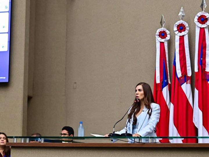 Débora Menezes defende homeschooling e reforça bandeira de proteção à família durante discurso na Aleam