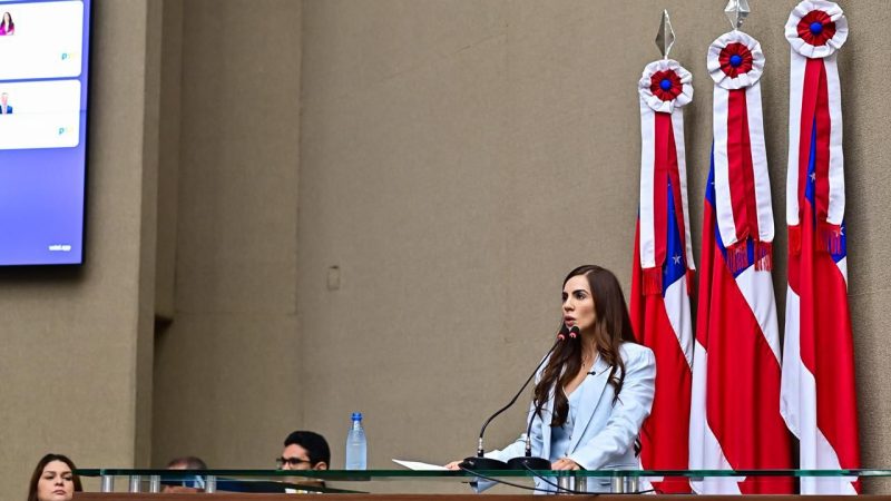 Débora Menezes defende homeschooling e reforça bandeira de proteção à família durante discurso na Aleam