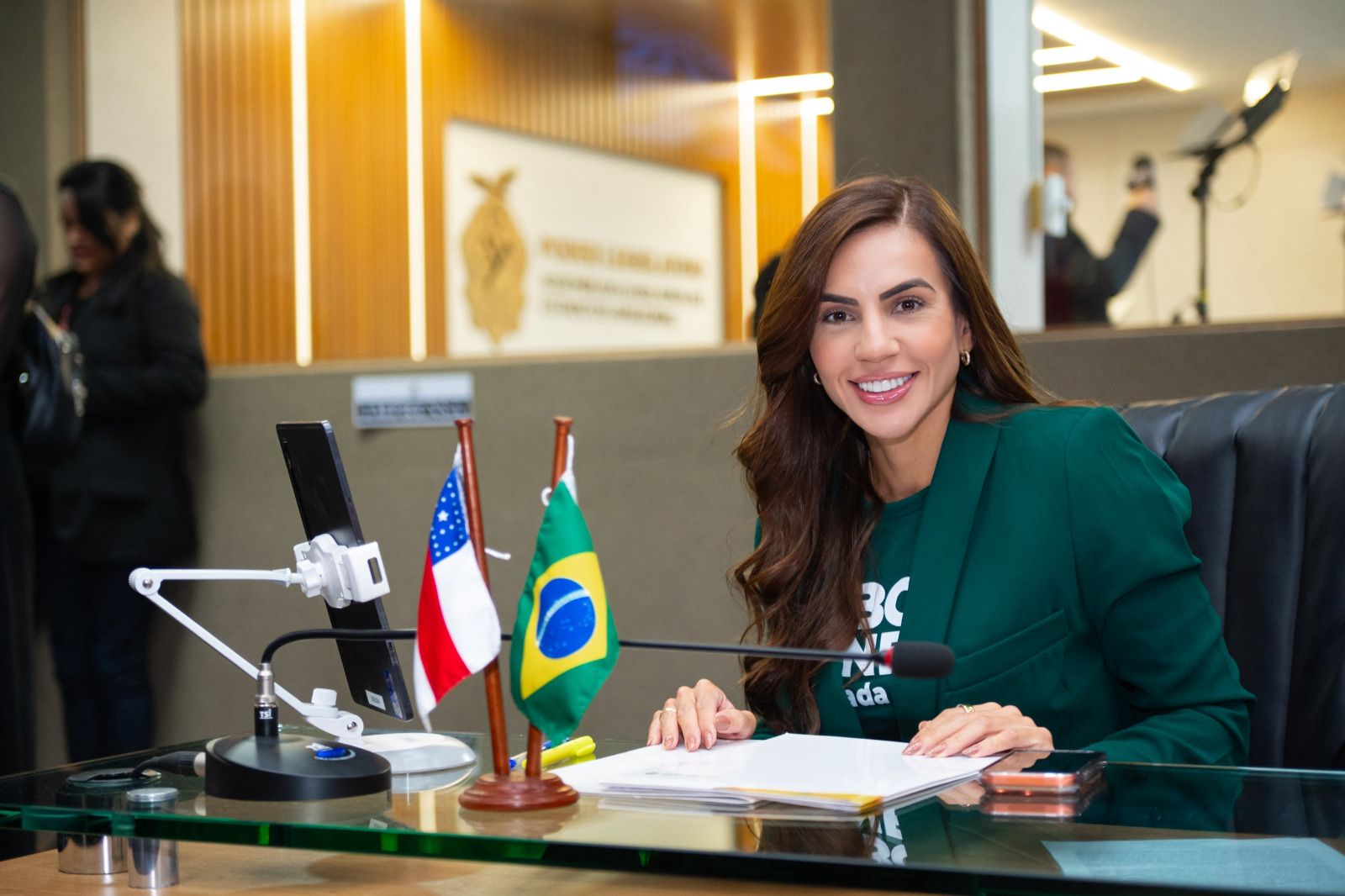 Débora Menezes tem projeto aprovado na Aleam para proteção de gestantes em situação de vulnerabilidade