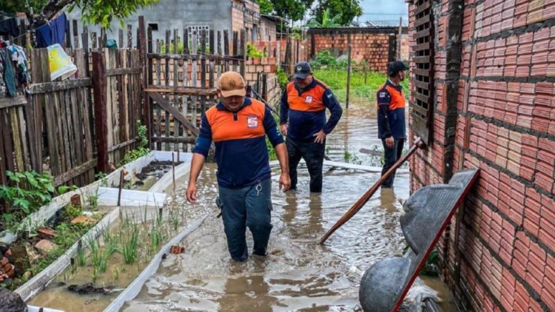 Amazonas enfrenta onda de emergências com cheia, chuvas e crise hídrica
