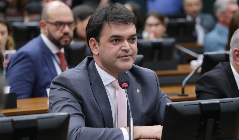 Comissão aprova gratuidade na Justiça para inscritos no CadÚnico