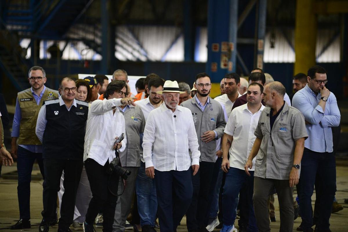 ‘Vamos tentar recuperar as refinarias, mas não pelo preço que eles querem’, diz Lula em Manaus