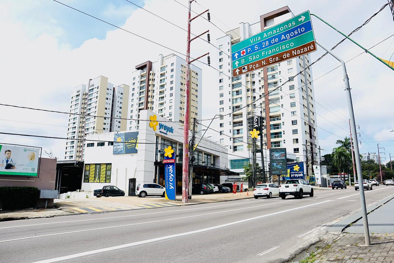 Prefeitura de Manaus moderniza sinalização das avenidas Mário Ypiranga Monteiro e Governador José Lindoso