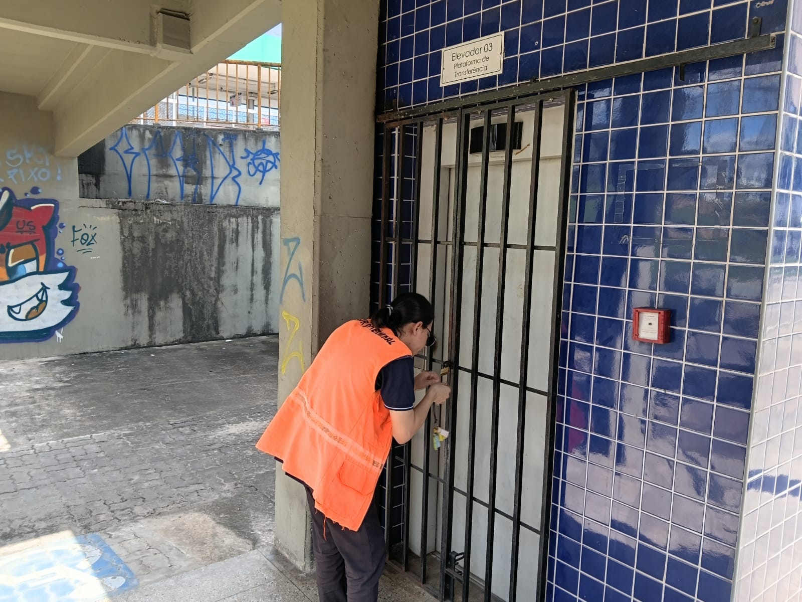 Prefeitura informa que elevador da Estação de Transferência São Jorge está inoperante temporariamente devido à furto de componentes