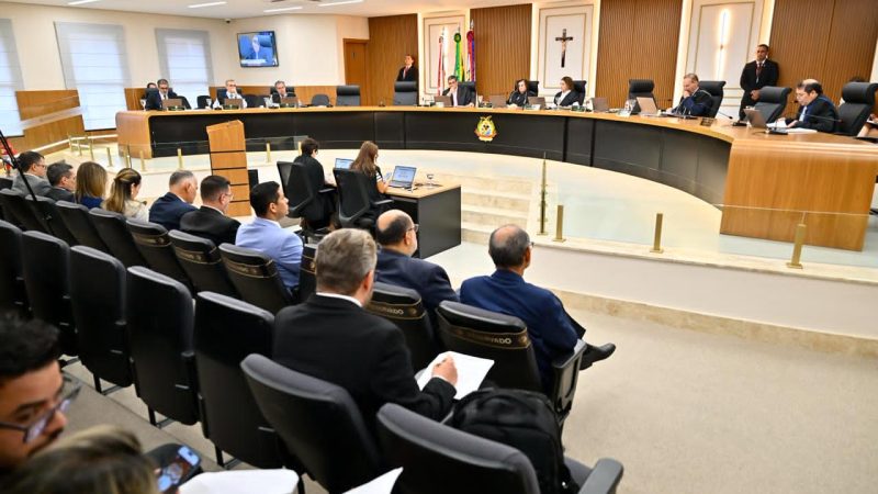 TCE-AM mantém multa a ex-prefeito de Urucurituba e nega novo recurso sobre contratação irregular de professores