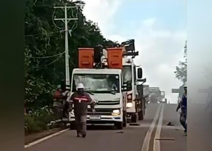 Eletricista sofre queimaduras ao ser eletrocultado em poste de energia no AM