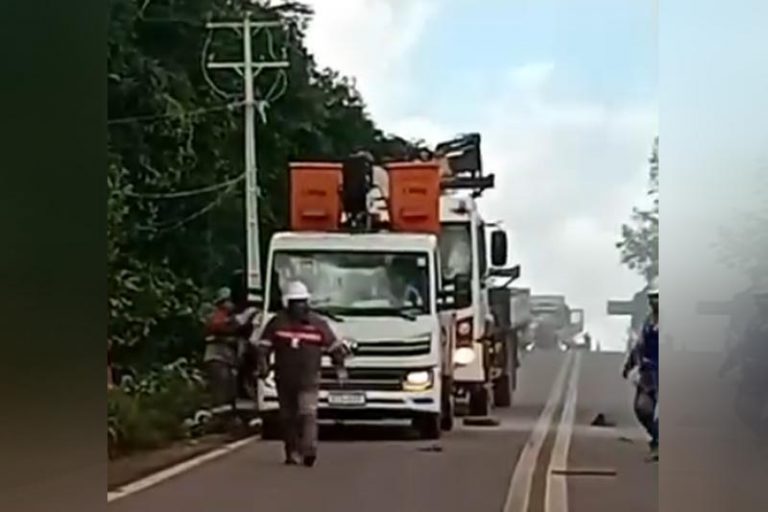 Eletricista sofre queimaduras ao ser eletrocultado em poste de energia no AM