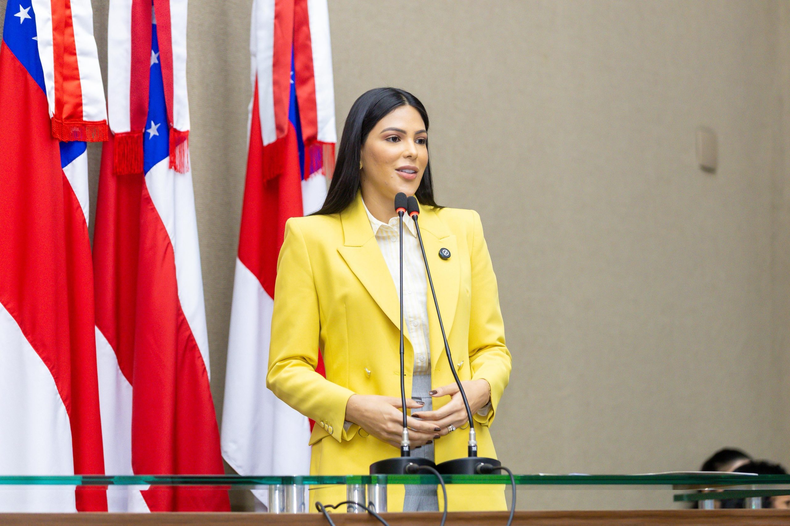 Mayra Dias reforça pedido por unidade permanente da Polícia Turística em Parintins