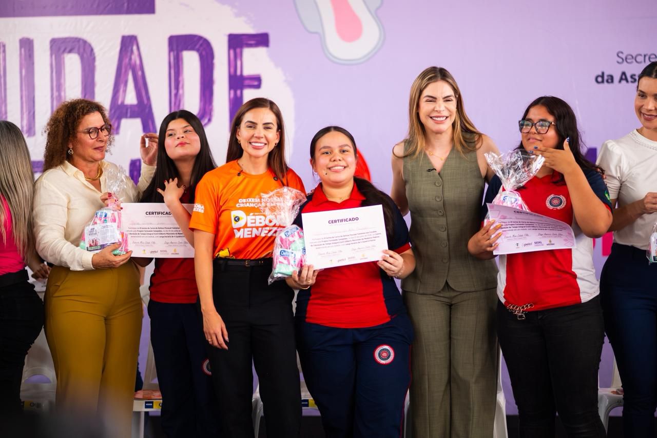 Débora Menezes destaca avanço na proteção de estudantes durante ação em escola estadual