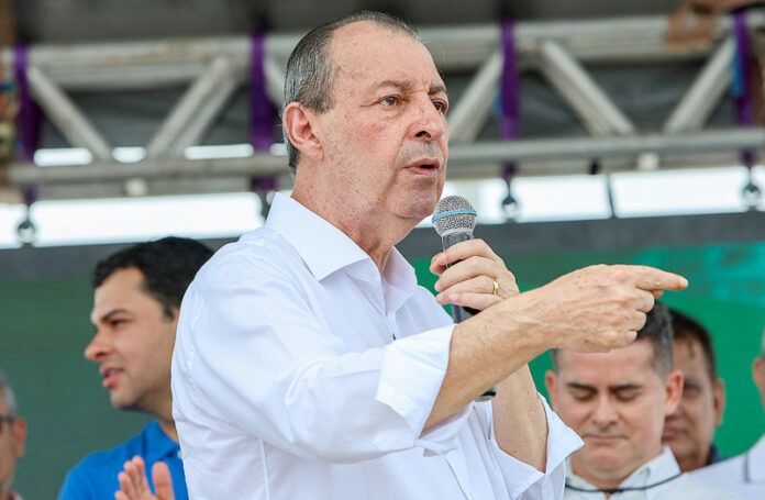 Omar Aziz e Roberto Cidade aparecem tecnicamente empatados na liderança da disputa pelo Governo do Amazonas