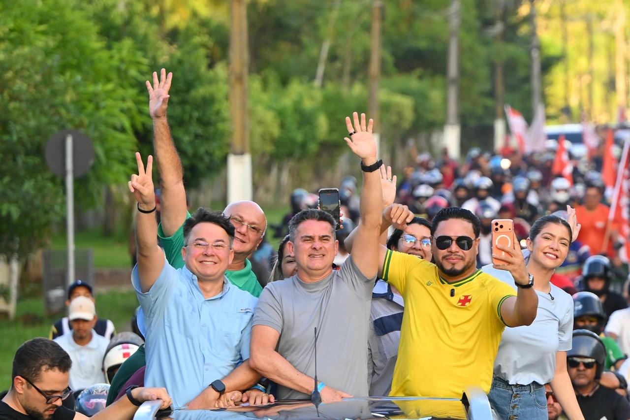 David Almeida reúne multidão em Coari e reforça compromisso com o desenvolvimento do Médio Solimões