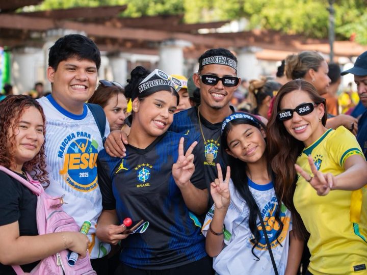 Deputada Débora Menezes participa da Marcha para Jesus em Manaus e reforça defesa da fé, da família e da liberdade religiosa