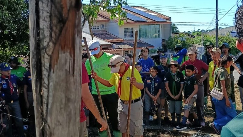 Mais de 130 escoteiros participam de mutirão ecológico e promovem ações ambientais em praça de Manaus