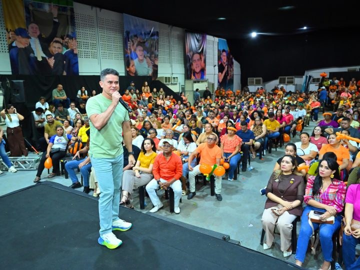 David Almeida reúne profissionais da educação infantil e especial para consolidar propostas do plano de governo