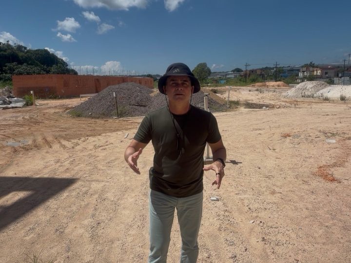 David denuncia abandono de obra habitacional de R$ 420 milhões na Comunidade da Sharp e cobra explicações do Governo do Estado