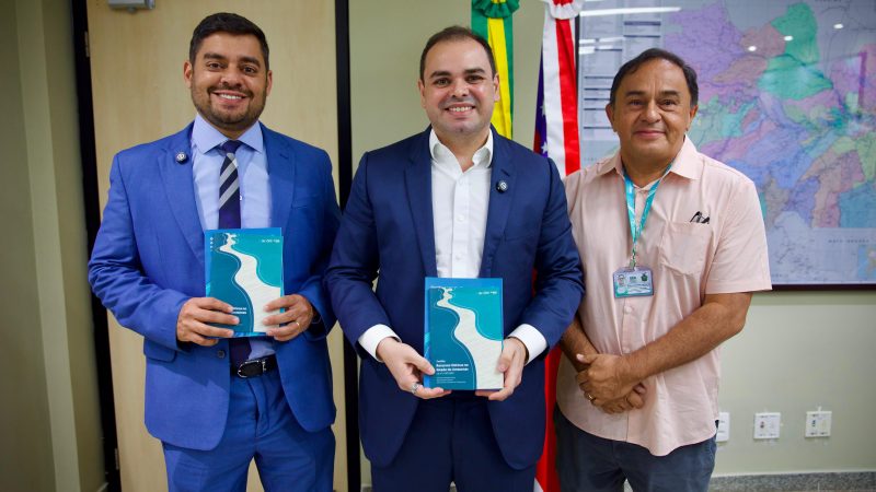 Governador Roberto Cidade assina convênio para repasse da segunda parcela para elaboração do Plano Diretor da Bacia Hidrográfica do Rio Tarumã-Açu