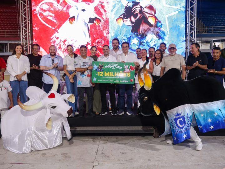 Em Parintins, governador Roberto Cidade anuncia investimentos para o 59º Festival Folclórico e assina convênio para obras de infraestrutura no município