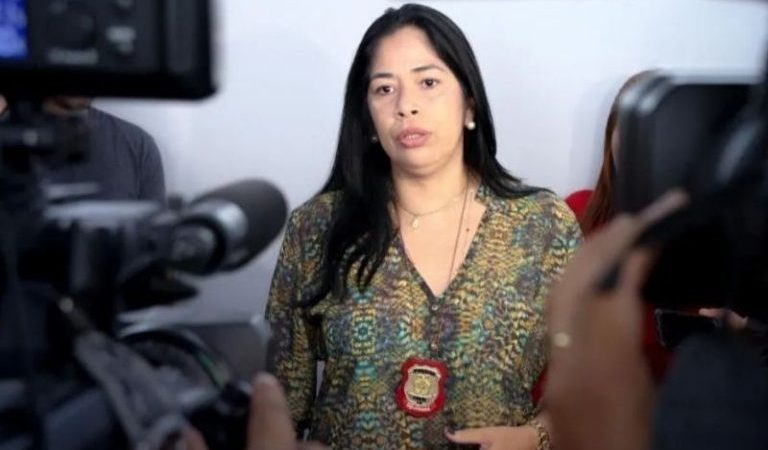 Homem é preso por estuprar filha adotiva e a esposa e mantê-las em cárcere privado