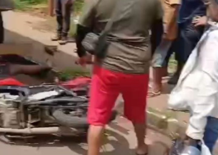 Motociclista morre após colidir contra traseira de caçamba em rodovia do Amazonas