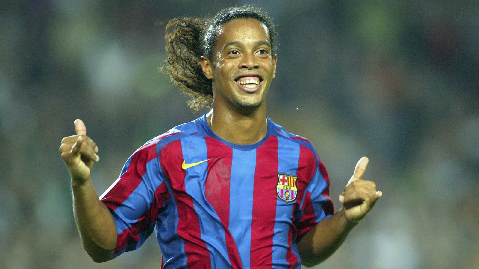Ronaldinho Gaúcho volta ao futebol aos 46 anos e acerta com clube da Itália