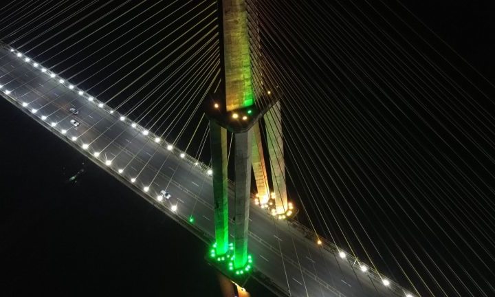 Copa do Mundo: Ponte Rio Negro ganha iluminação verde e amarela durante jogos da Seleção Brasileira
