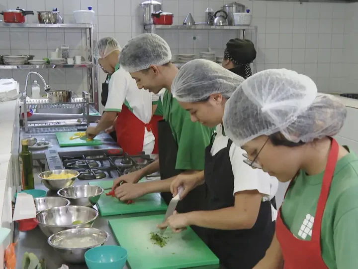 Desemprego até maio cai para 5,6%, o menor já registrado no período