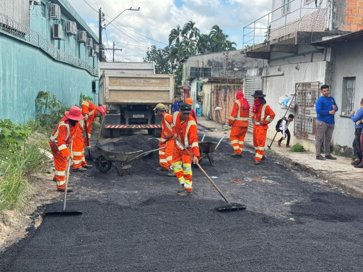 Prefeitura de Manaus avança com operação ‘Tapa-Buracos’ no bairro Colônia Terra Nova