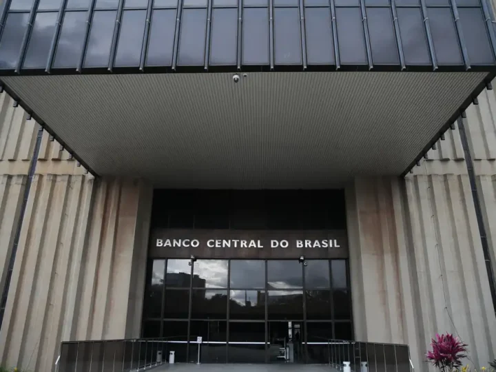 Déficit em contas externas foi R$ 3,2 bilhões no mês de maio, diz BC