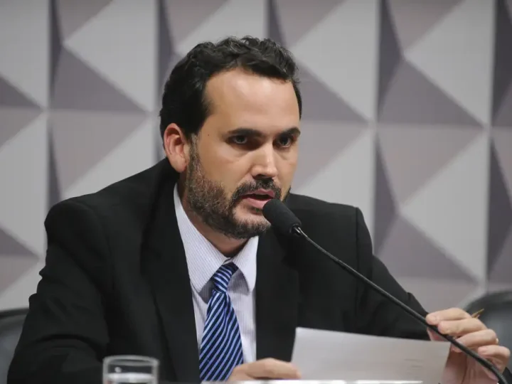 Governo avalia aumentar teto do MEI para R$ 140 mil, diz ministro