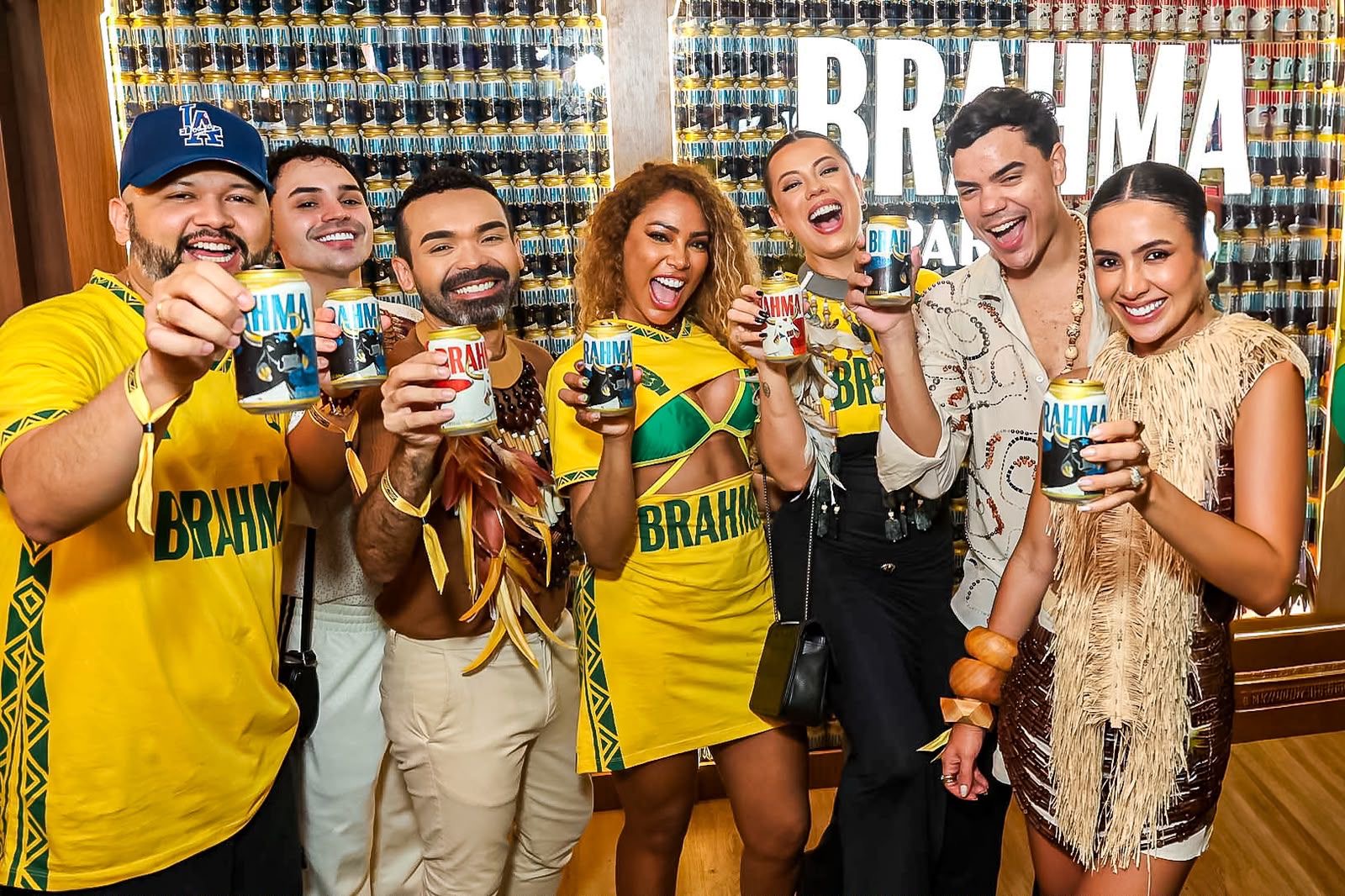 *Camarote Brahma reúne personalidades e movimenta a primeira noite do Festival de Parintins*