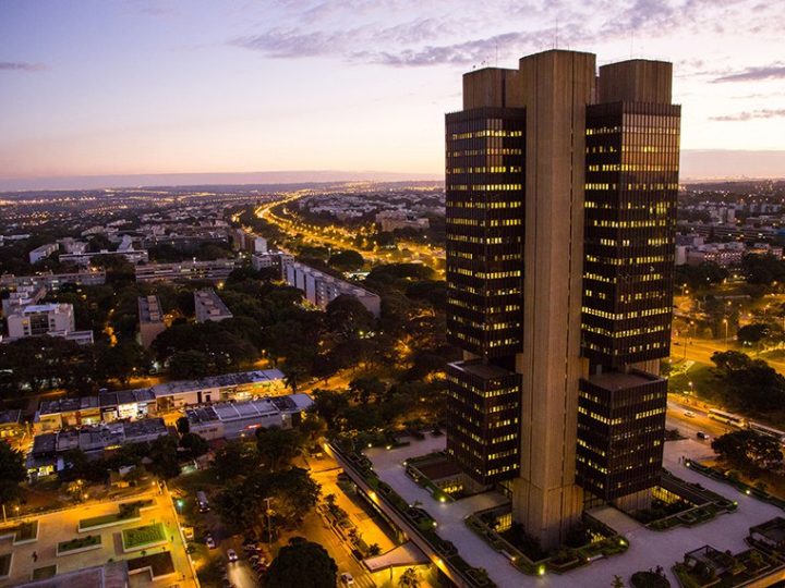 PEC da autonomia do Banco Central está na pauta da CCJ na quarta