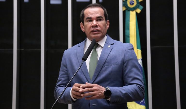 Comissão aprova criação de política de incentivo a jovens artistas da região Norte