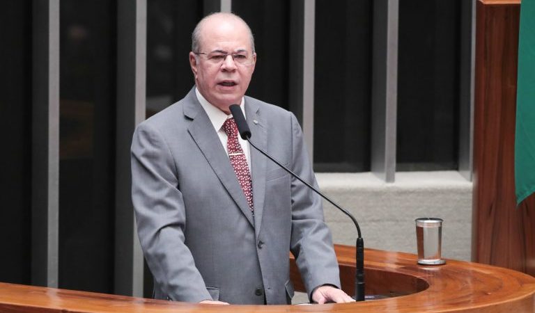 Comissão aprova uso de royalties do petróleo para financiar tarifa zero no transporte
