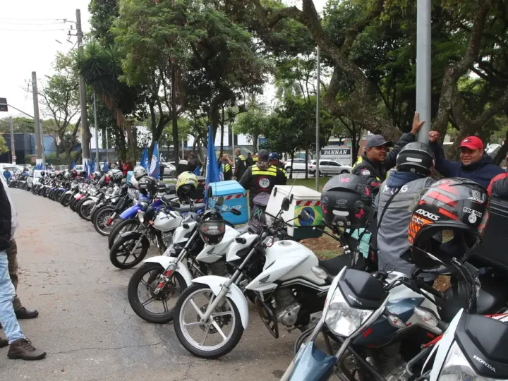 Governo prepara linha de crédito para motociclistas de aplicativos