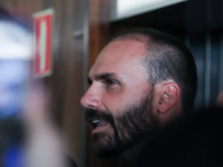 STF decide se Eduardo Bolsonaro será condenado no processo do tarifaço