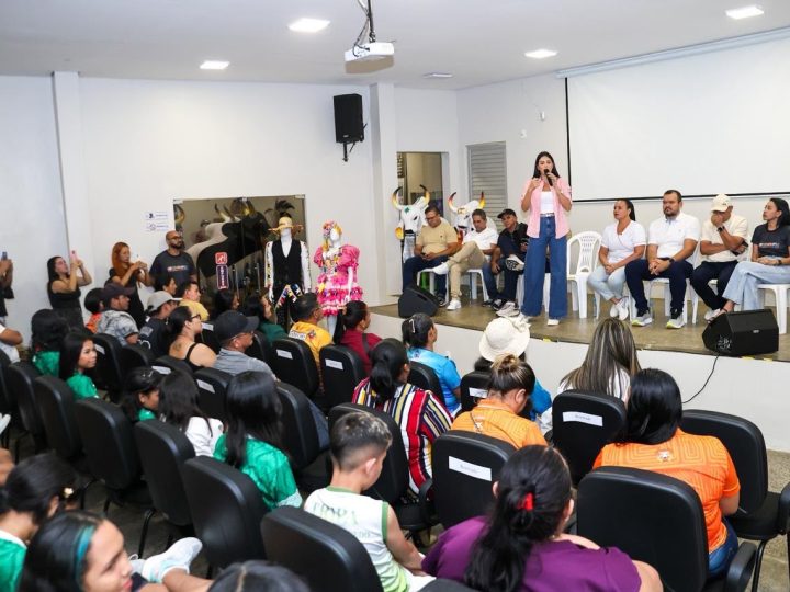 Deputada Mayra Dias destina R$ 130 mil para fortalecer Festival de Quadrilhas e Bois Mirins de Parintins