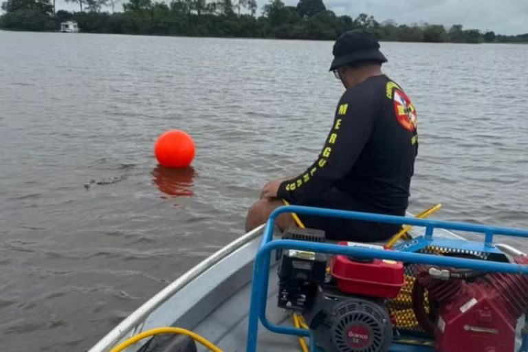 Indígena desaparece em rio no AM após colisão com lancha; piloto foi preso