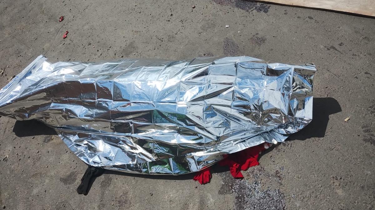 Um motociclista identificado como Valtencir Paes Mendes, de 47 anos, morreu no último domingo (14) após perder o controle da motocicleta que conduzia e colidir contra um poste de iluminação pública na Avenida União, bairro Lago Azul, localizado na Zona Norte de Manaus.  De acordo com informações preliminares, a vítima pilotava uma motocicleta Honda Fan 150, de placa PHE-D404, quando teria atingido um buraco na via. Com o impacto, Valtencir perdeu o controle do veículo e bateu contra um poste às margens da avenida.