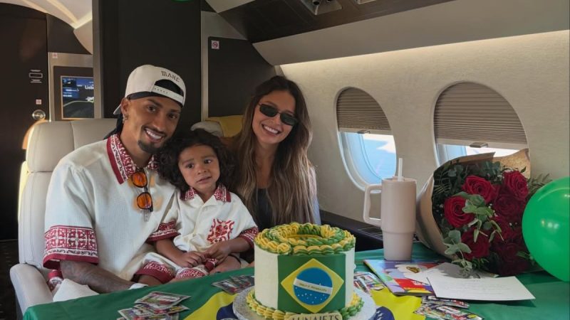Raphinha e esposa se pronunciam após boatos de dificuldades financeiras