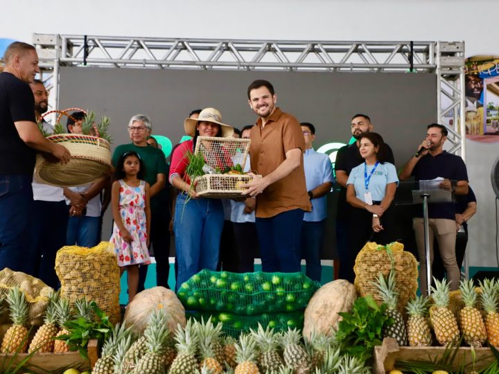 Prefeito Renato Junior entrega oito toneladas de alimentos do PAA e anuncia que vai dobrar investimento no programa garantindo geração de renda aos produtores rurais