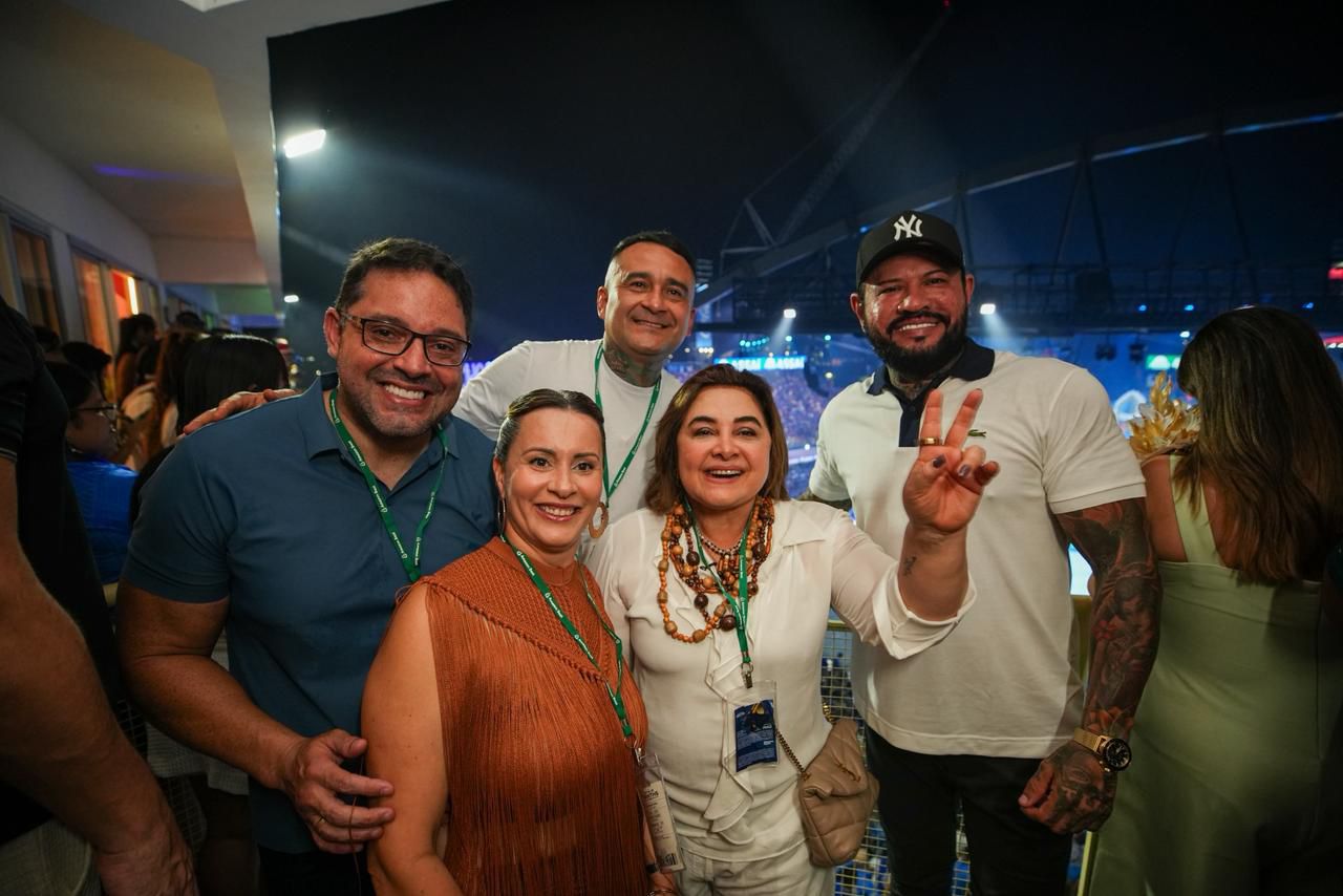 Força da Mudança: Professora Maria do Carmo reúne tropa do PL em Parintins