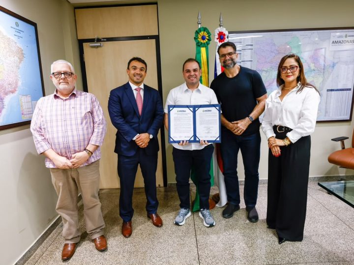 Governador Roberto Cidade assina resultado final do primeiro concurso público da história da Sema Amazonas