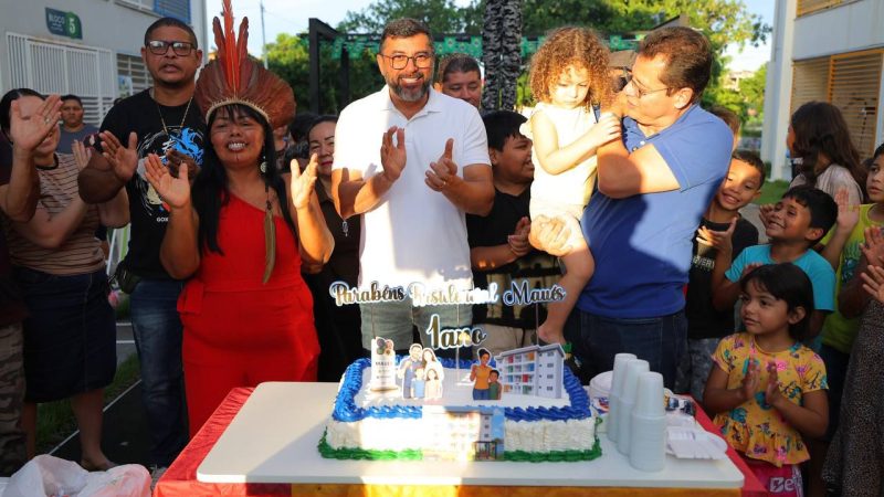 Wilson Lima destaca transformação na vida de famílias ao retornar ao Residencial Maués após um ano da entrega