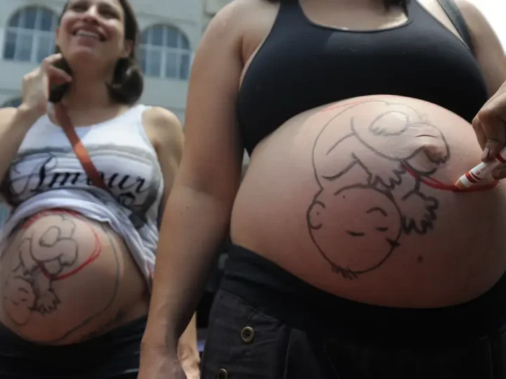 Fatores sociais e estruturais empurram mulheres para cesarianas